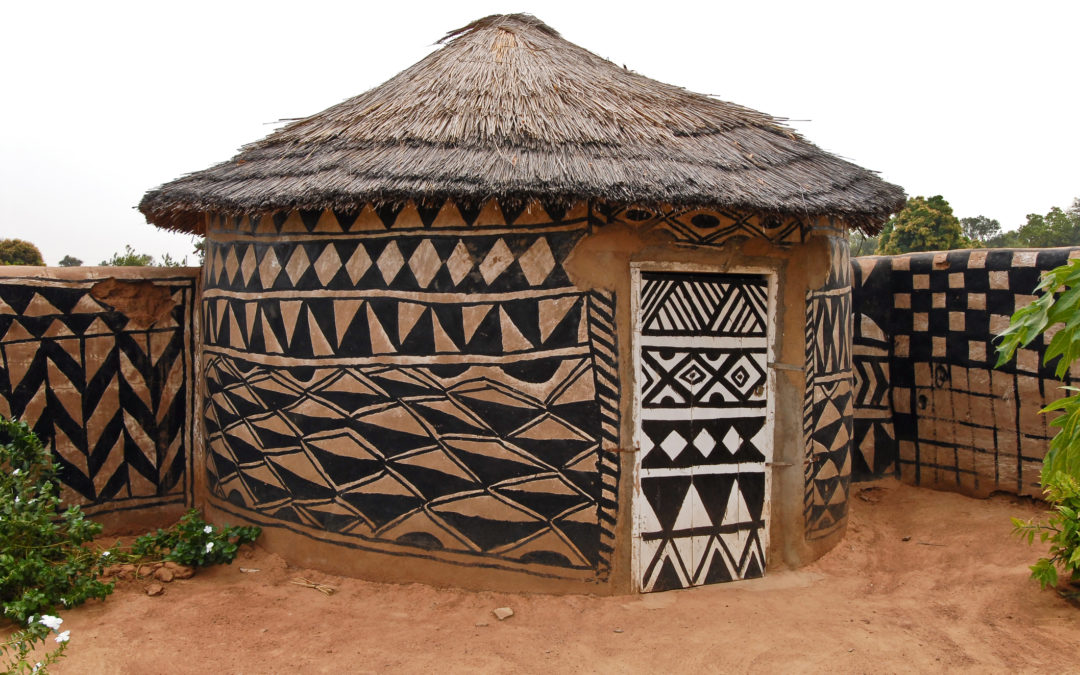 Art Around the World : Mixed media and Sculpture